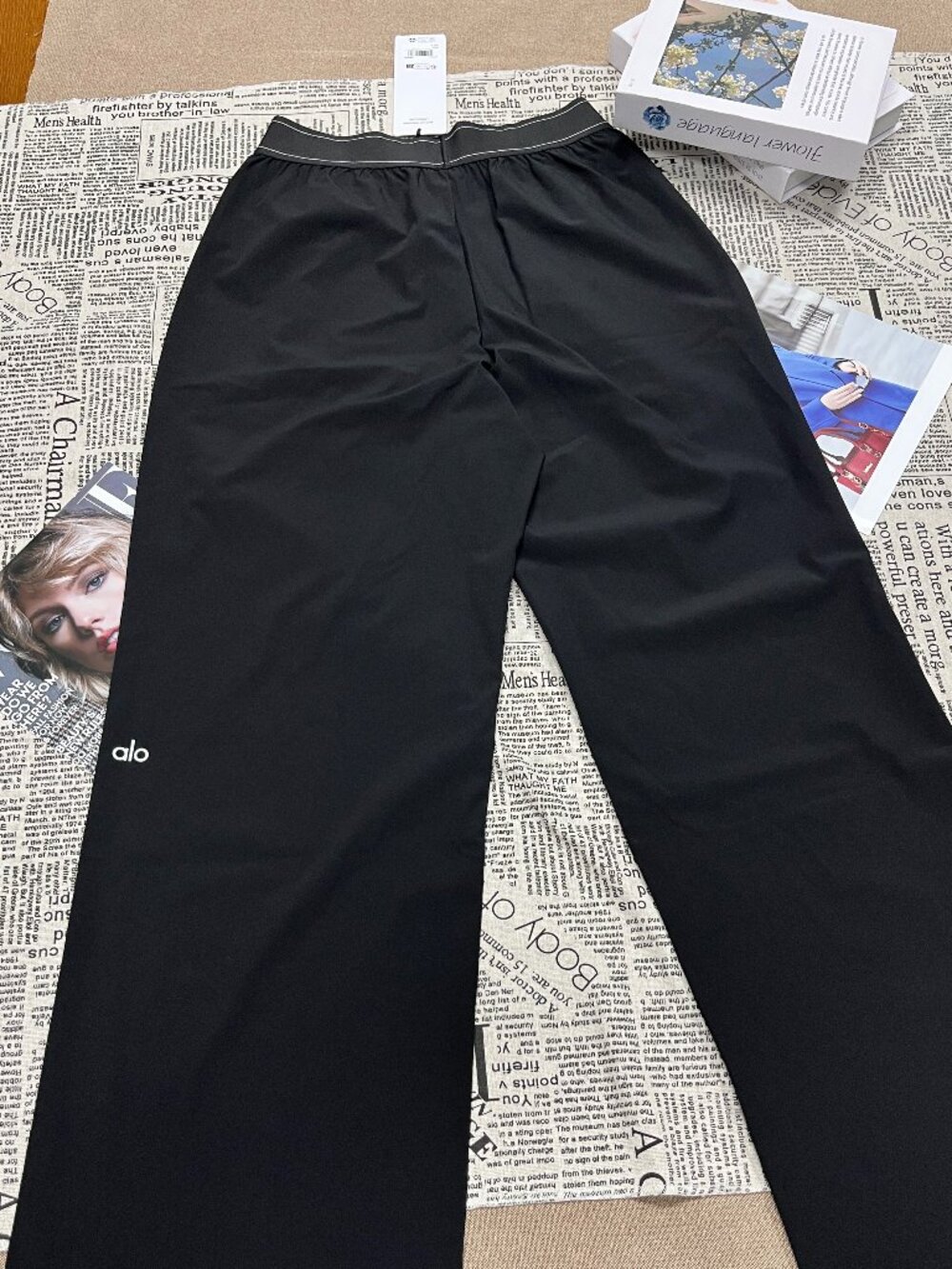 Black🖤ALO Yoga Suit Up Trouser (Regular) NWT 30-inch inner seam - Picture 3 of 7